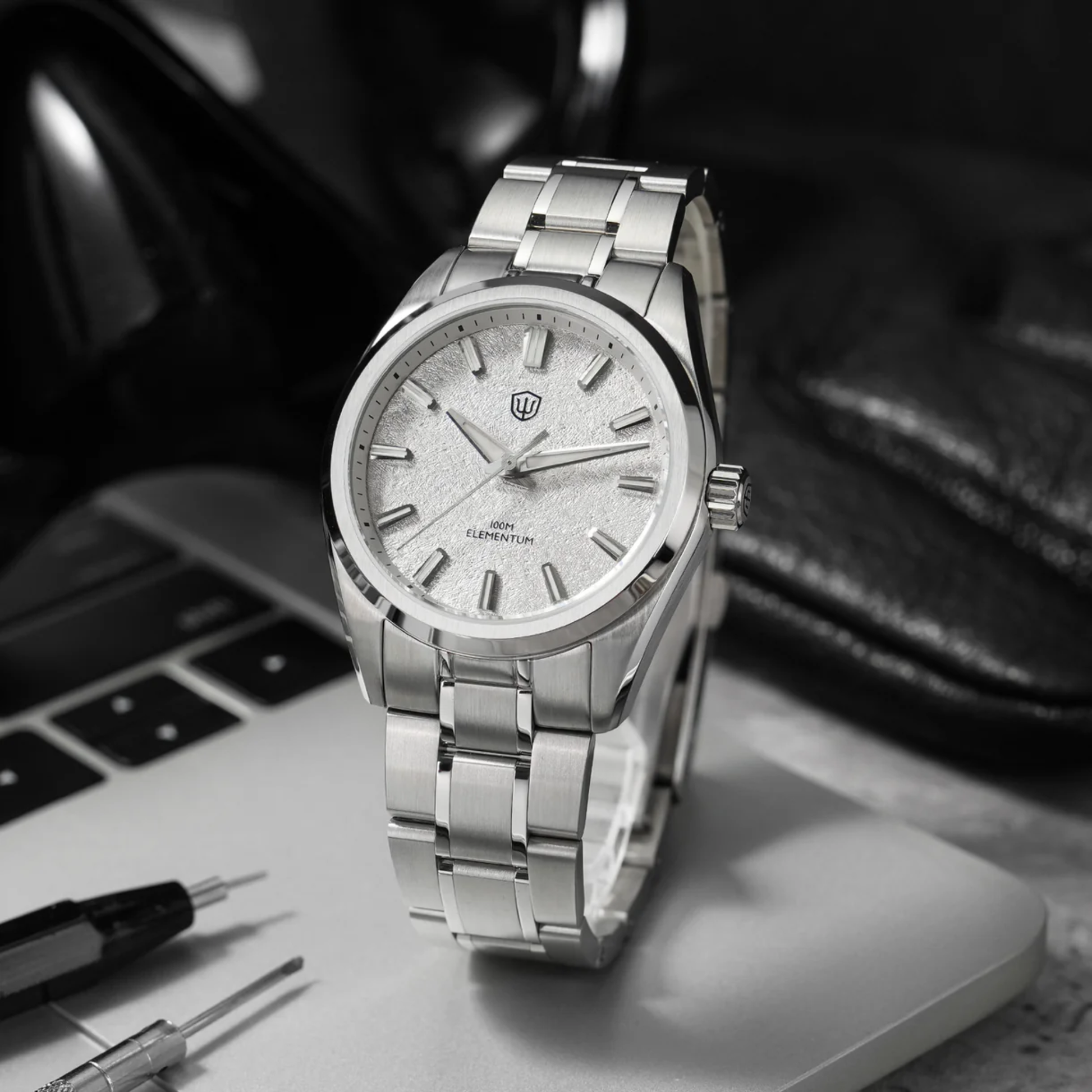 Watchdives WD0003C Enamel Dial Men Watch / Silver-White Frosted Dial