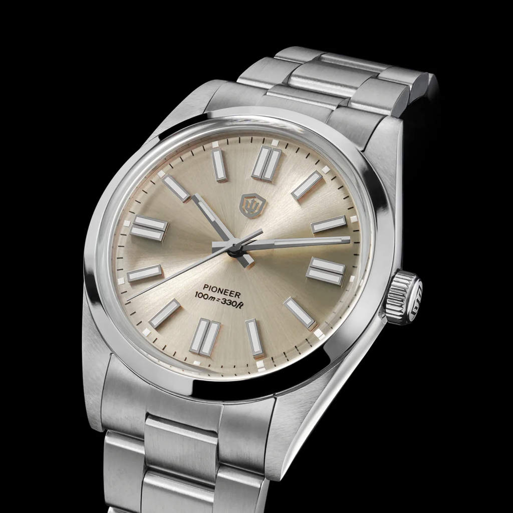 Watchdives WD1016B 37mm Pioneer VH31 Men Watch / Sunburst Champagne