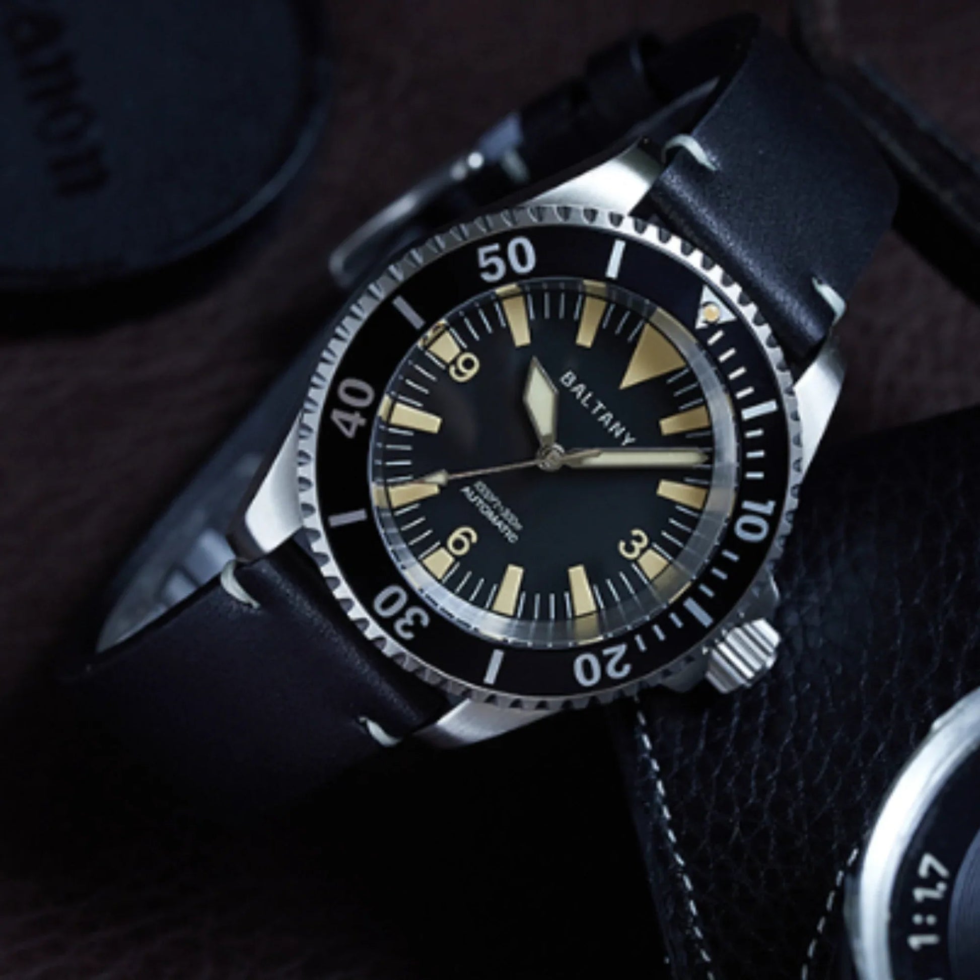 300M Waterproof Retro Military Style Dive Watch S3026 - DREAM WATCHES