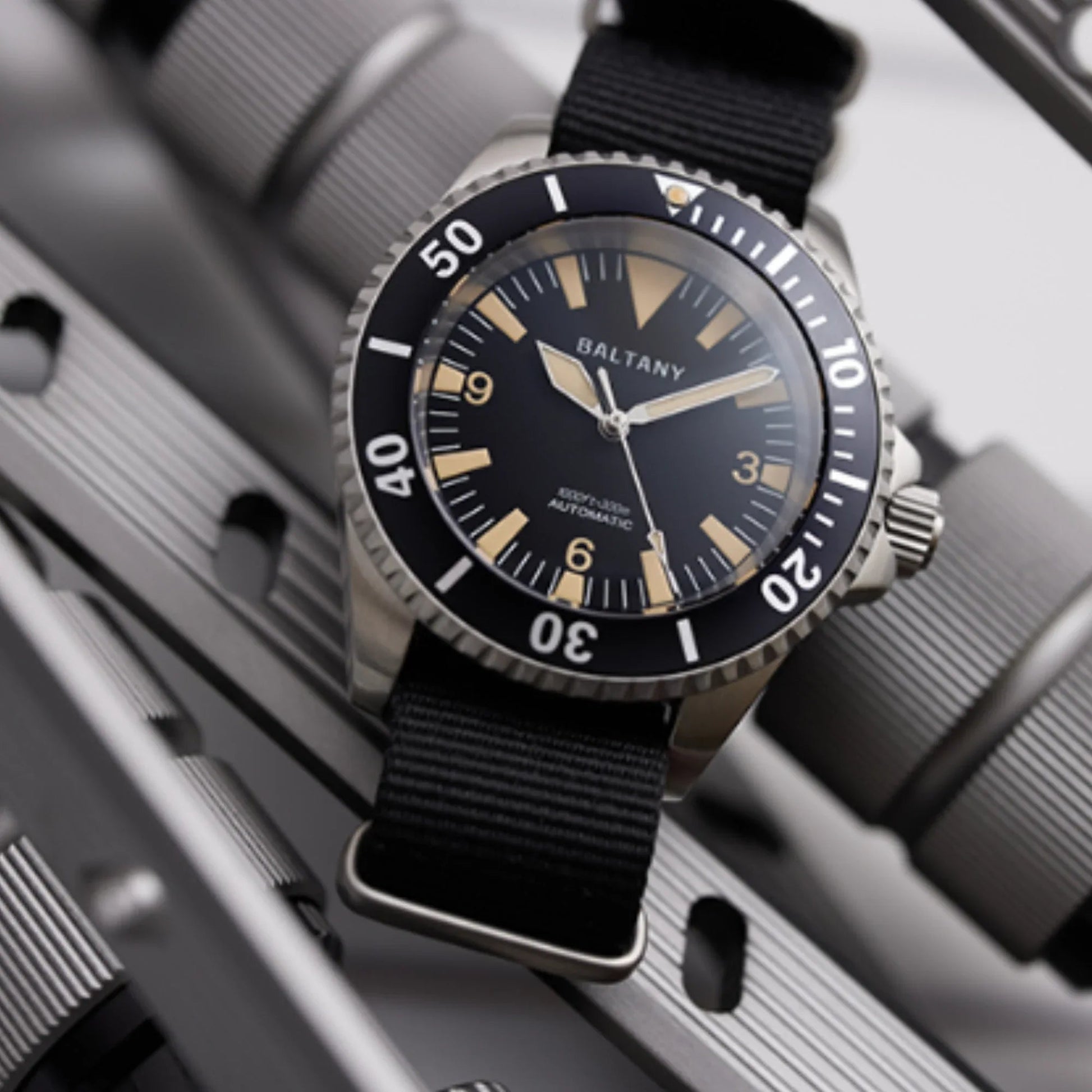 300M Waterproof Retro Military Style Dive Watch S3026 - DREAM WATCHES