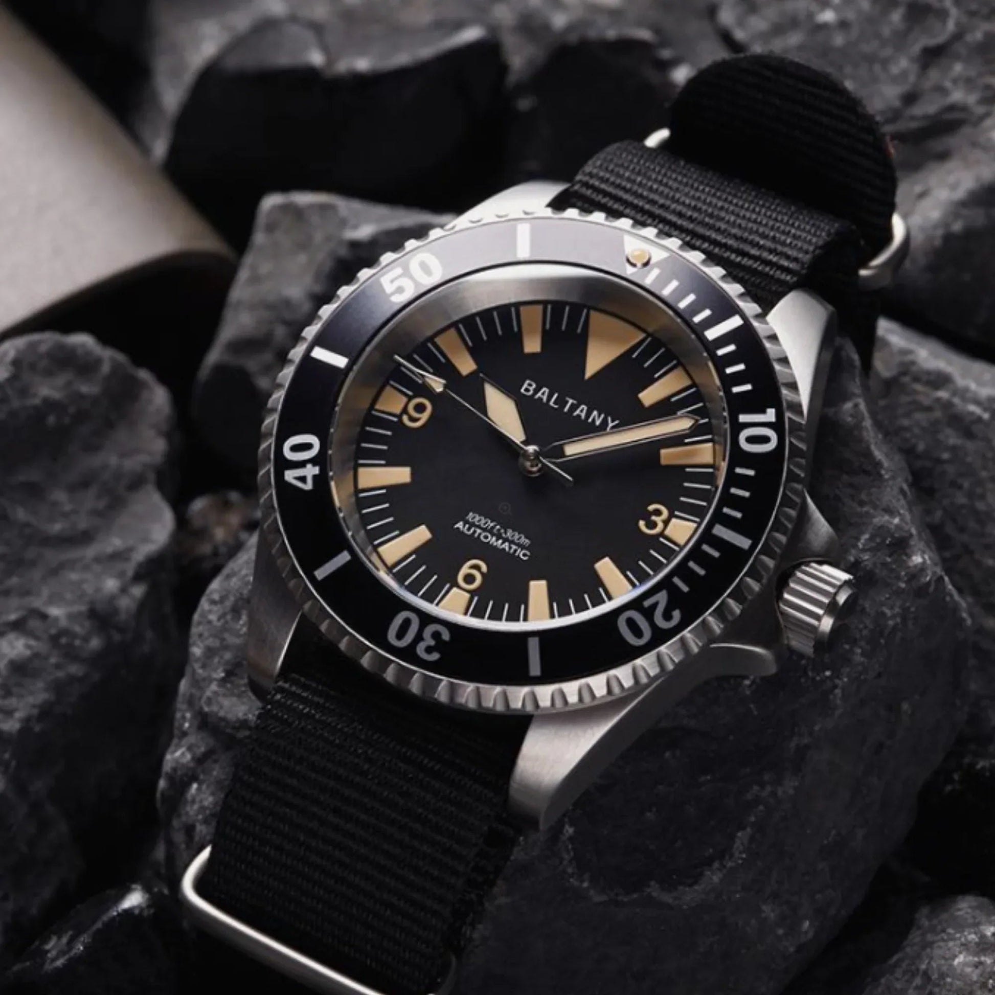300M Waterproof Retro Military Style Dive Watch S3026 - DREAM WATCHES