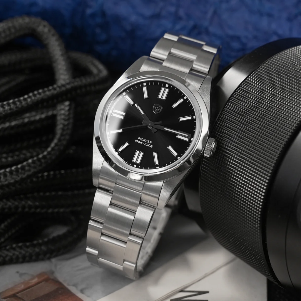 Watchdives WD1016B 37mm Pioneer VH31 Men Watch / Sunburst Black
