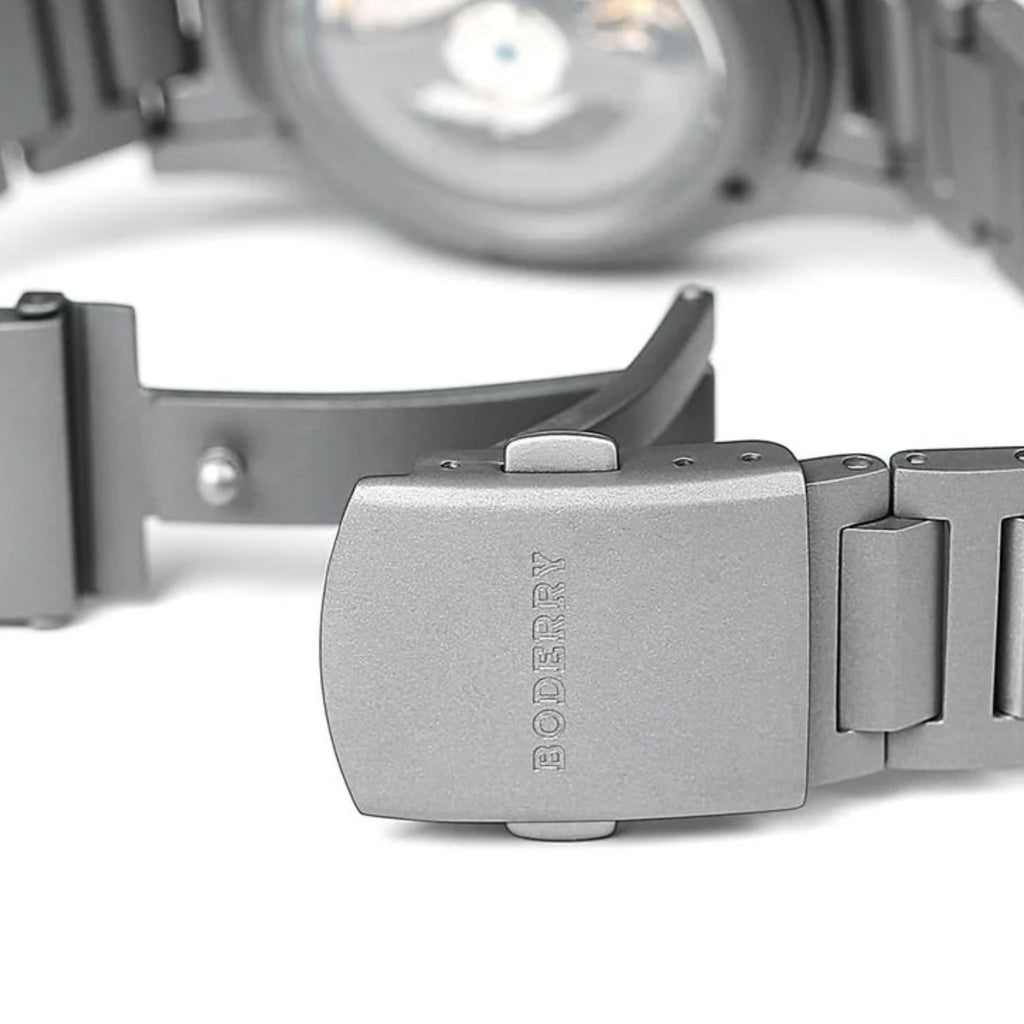 BODERRY LANDMASTER Chronograph – Titanium Automatic Tritium Field Watch | Reverse Panda-bracelet