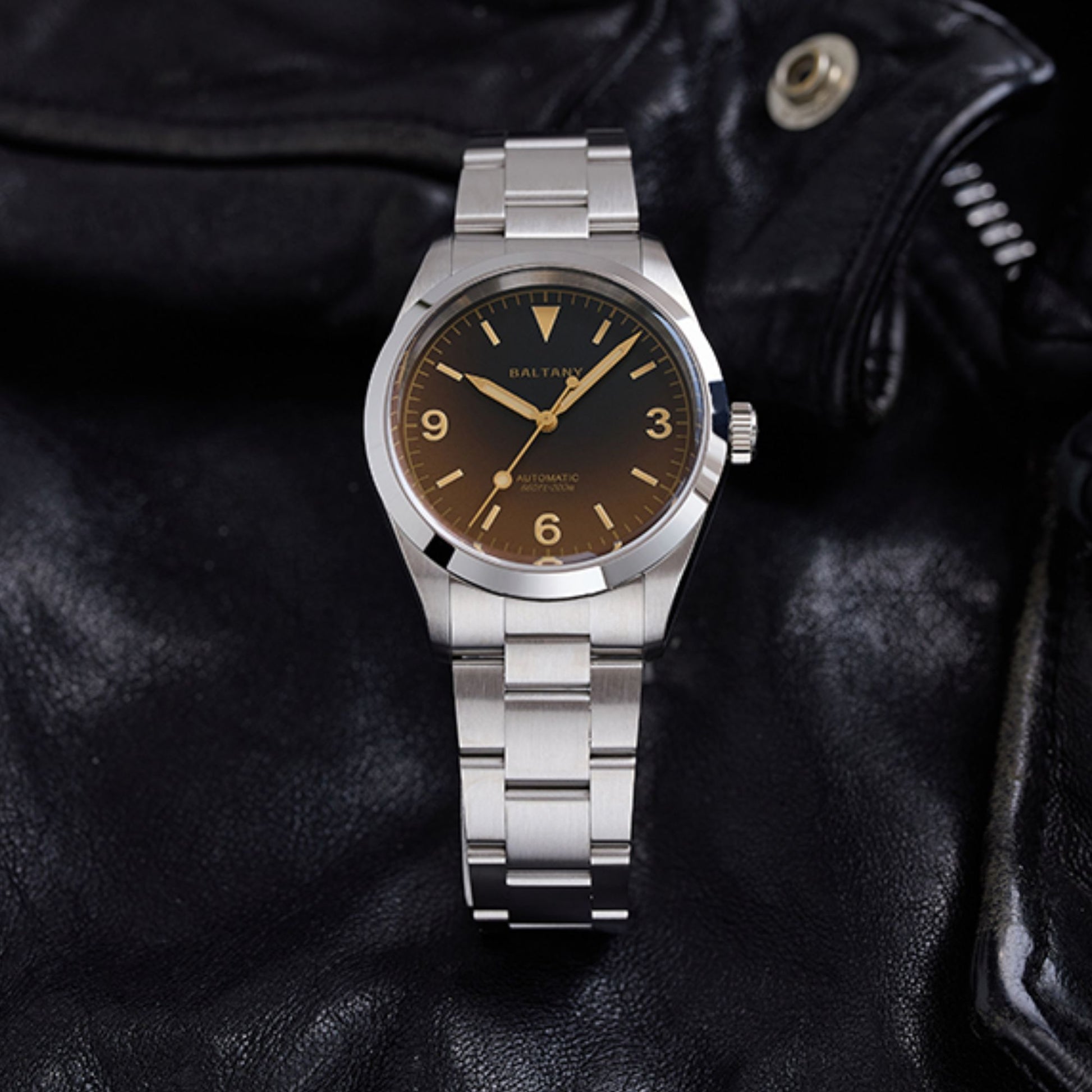 Microbrand Timepiece Distressed Hands 39mm Explorer S4091B - Seiko NH38 Movement