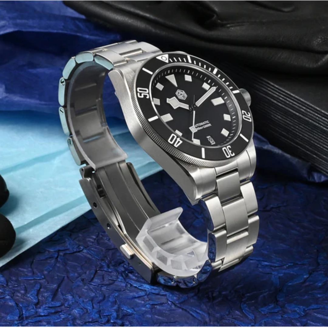 San Martin 39mm Dive Watch SN0121GB - Simple Chapter Ring