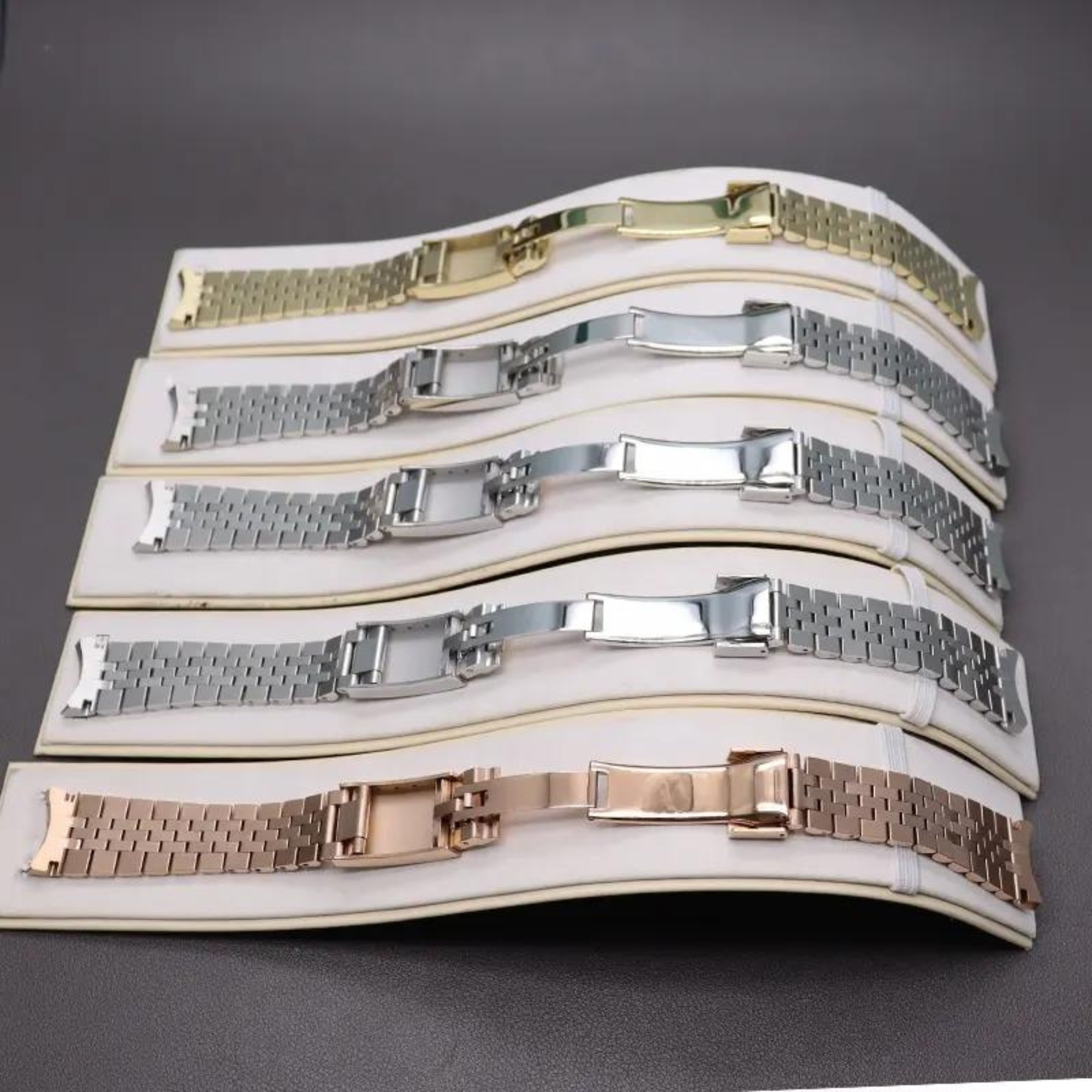 Brushed Silver 22mm Watch Band Stainless Steel Bracelet Watch Strap  Deployment Clasp Mesh Watch Belt for Men Women : SINAIKE: Amazon.in: Watches