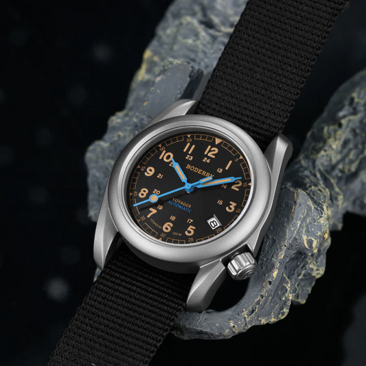 VOYAGER - 100M Waterproof Titanium Automatic Field Watch | Vintage Noir