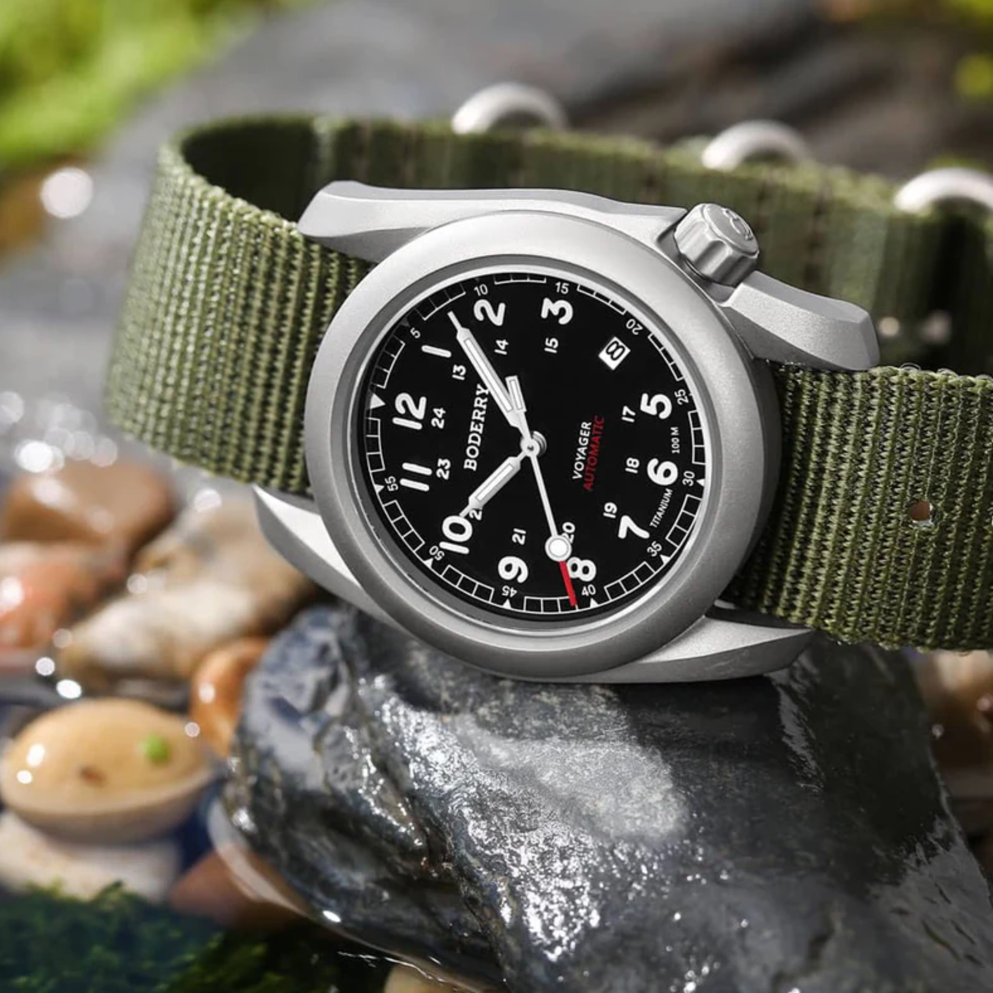 VOYAGER - 100M Waterproof Titanium Automatic Field Watch | Black/ArmyGreen