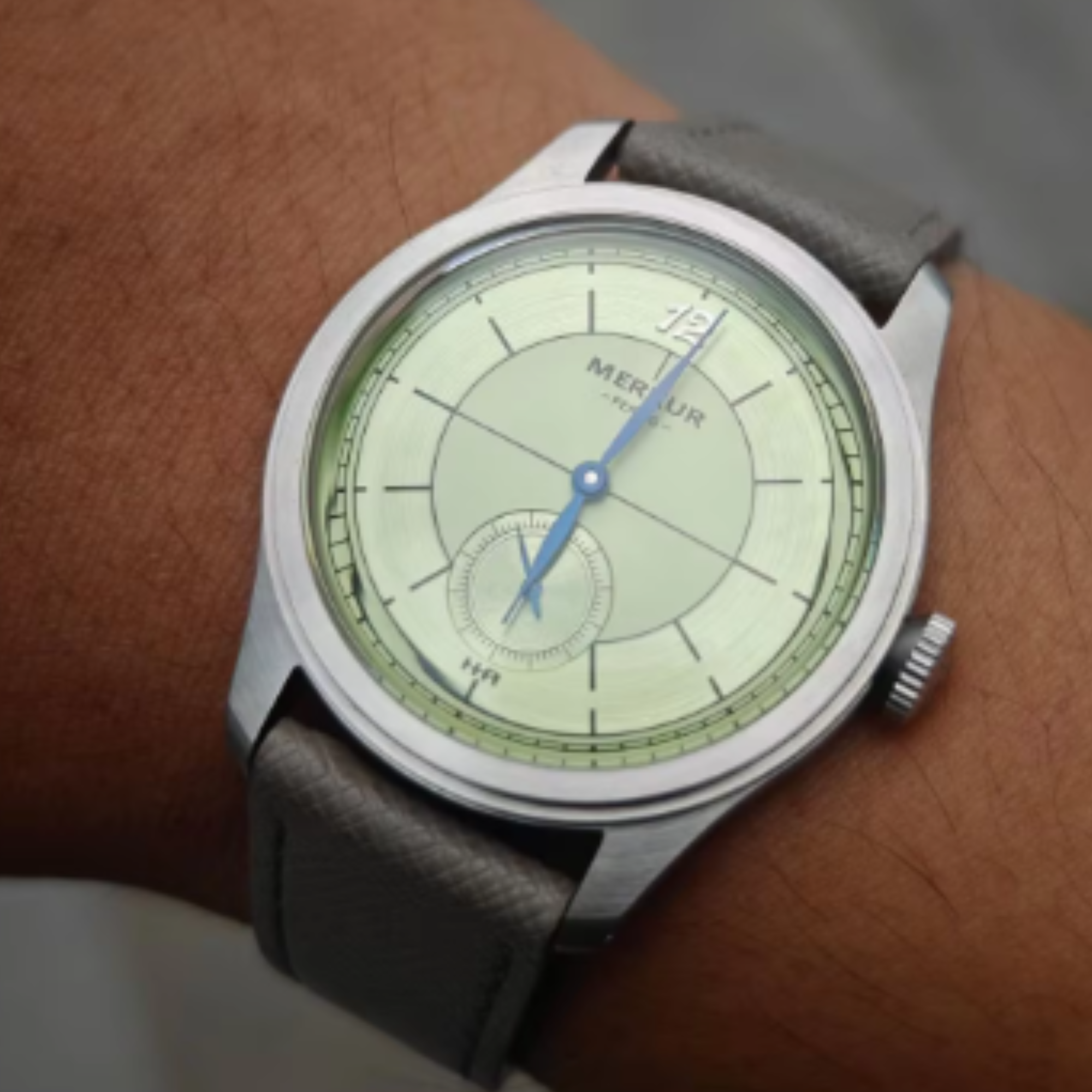 The New Business LEVEE Series Manual Chorded Watch Cross Line Dial Dial Retro with Small Seconds - Pista