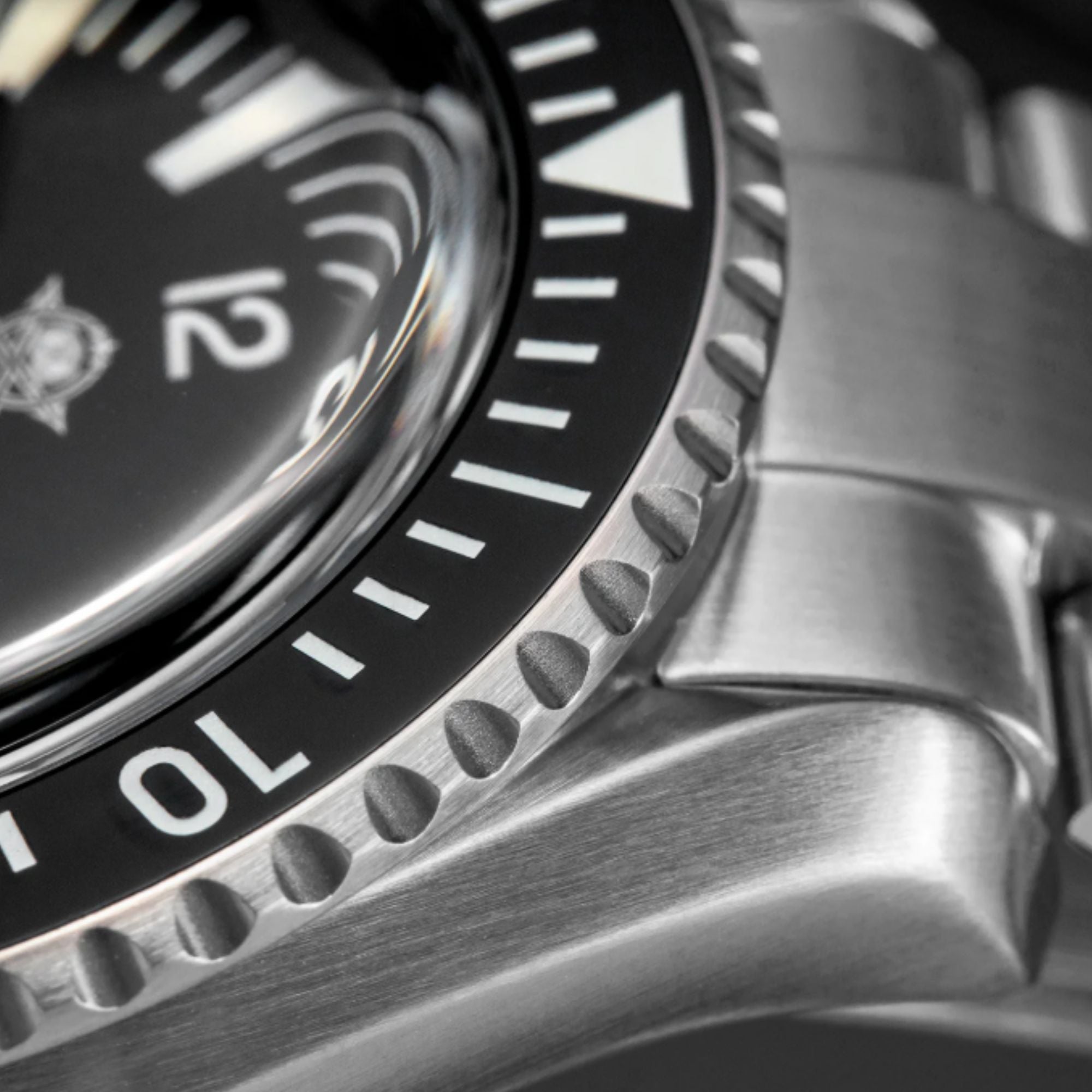 ADDIESDIVE Sharkmaster 300 Automatic Dive Watch AD2056