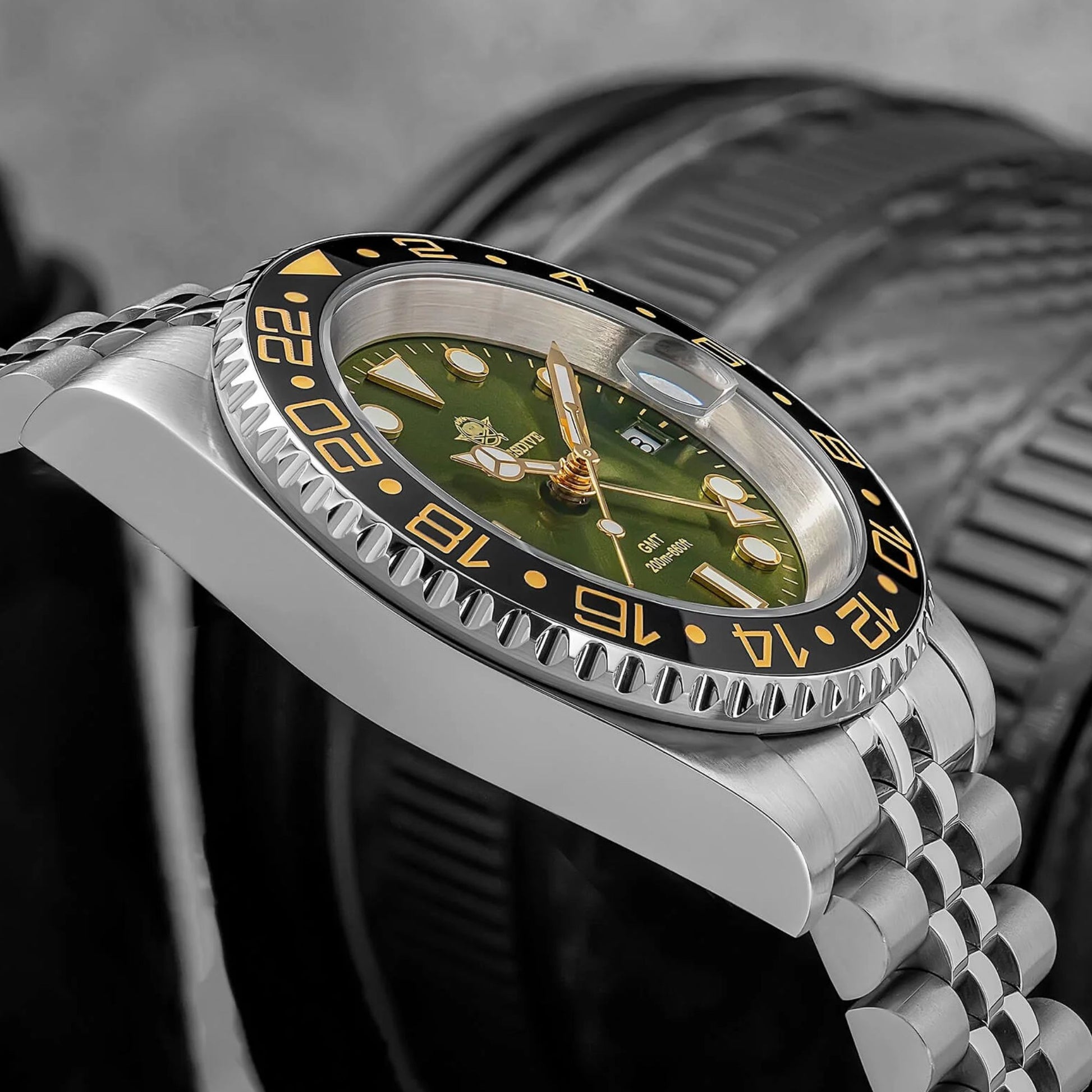 ADDIESDIVE Water Ghost Luxury Dive Watch GMT Watch AD2050 with Swiss Movement