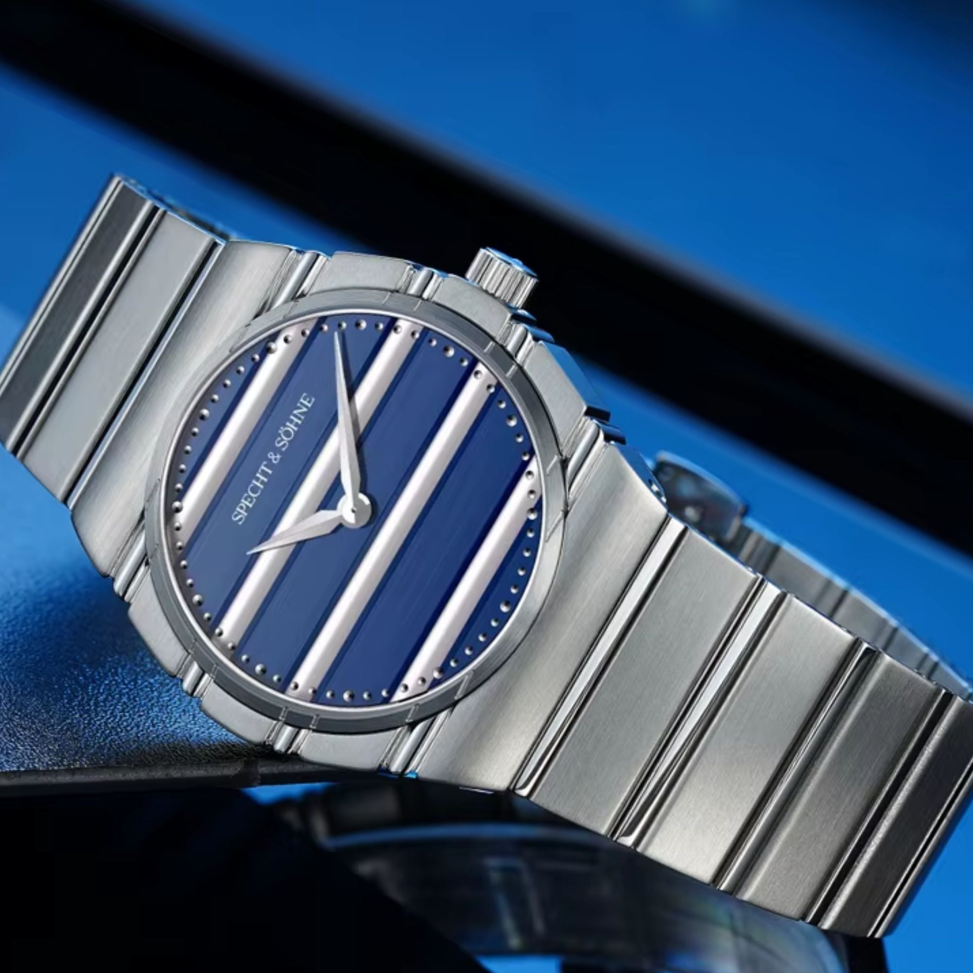 Specht & Söhne Royale ultra-thin quartz wristwatch