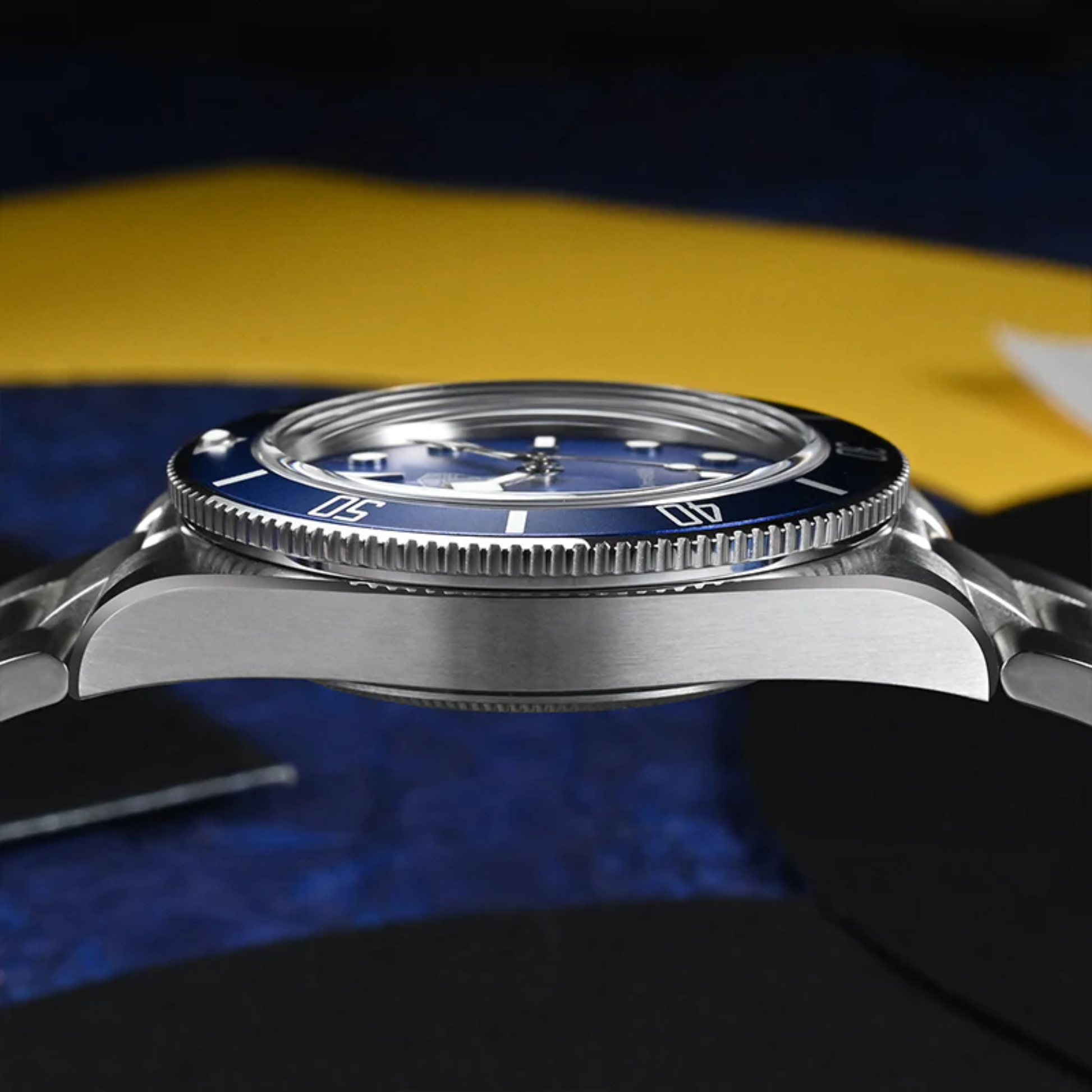 Watchdives WD7922 37mm VH31 Watch