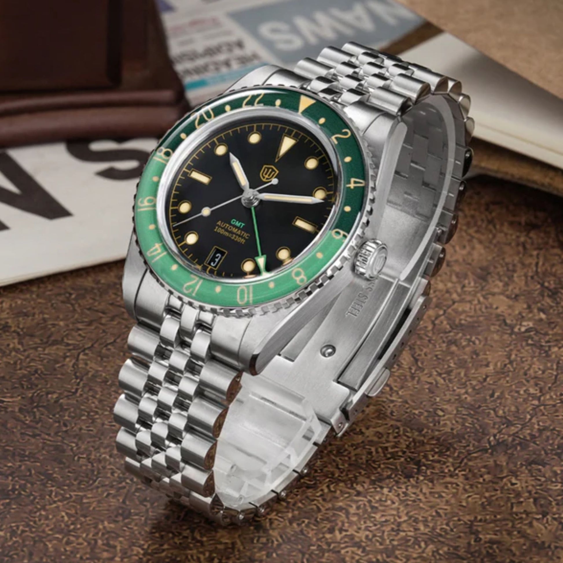 Watchdives WD6542 38mm GMT Men Watch