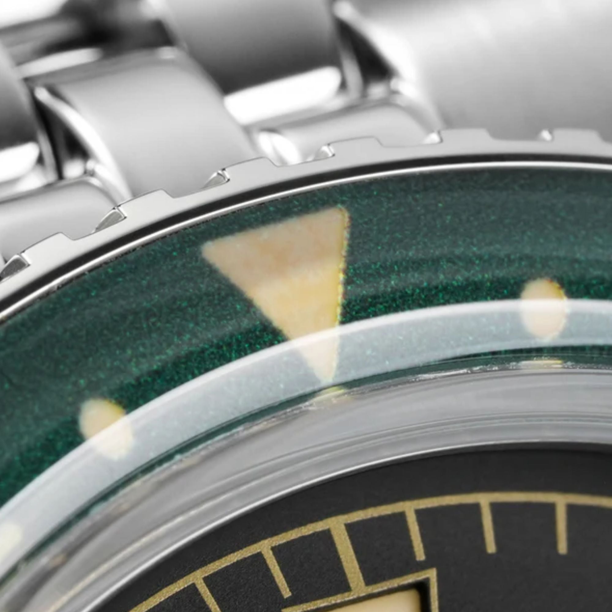 Watchdives WD6542 38mm GMT Men Watch
