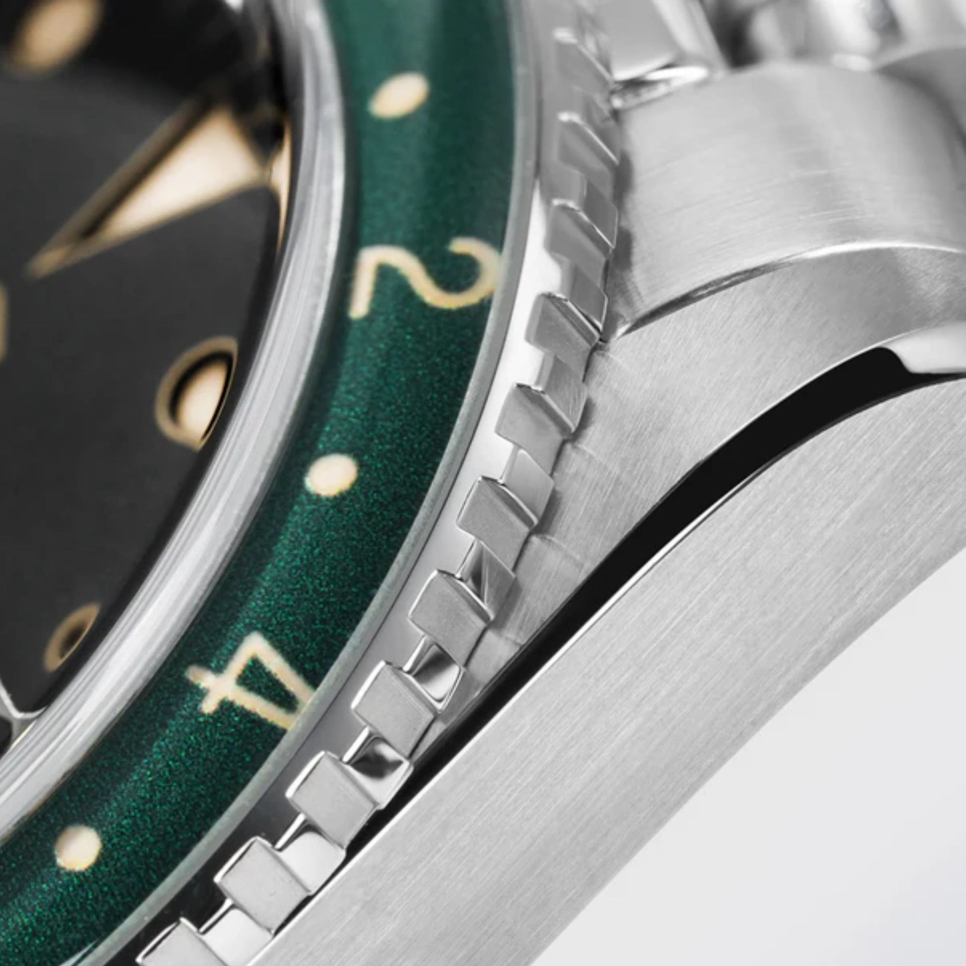 Watchdives WD6542 38mm GMT Men Watch