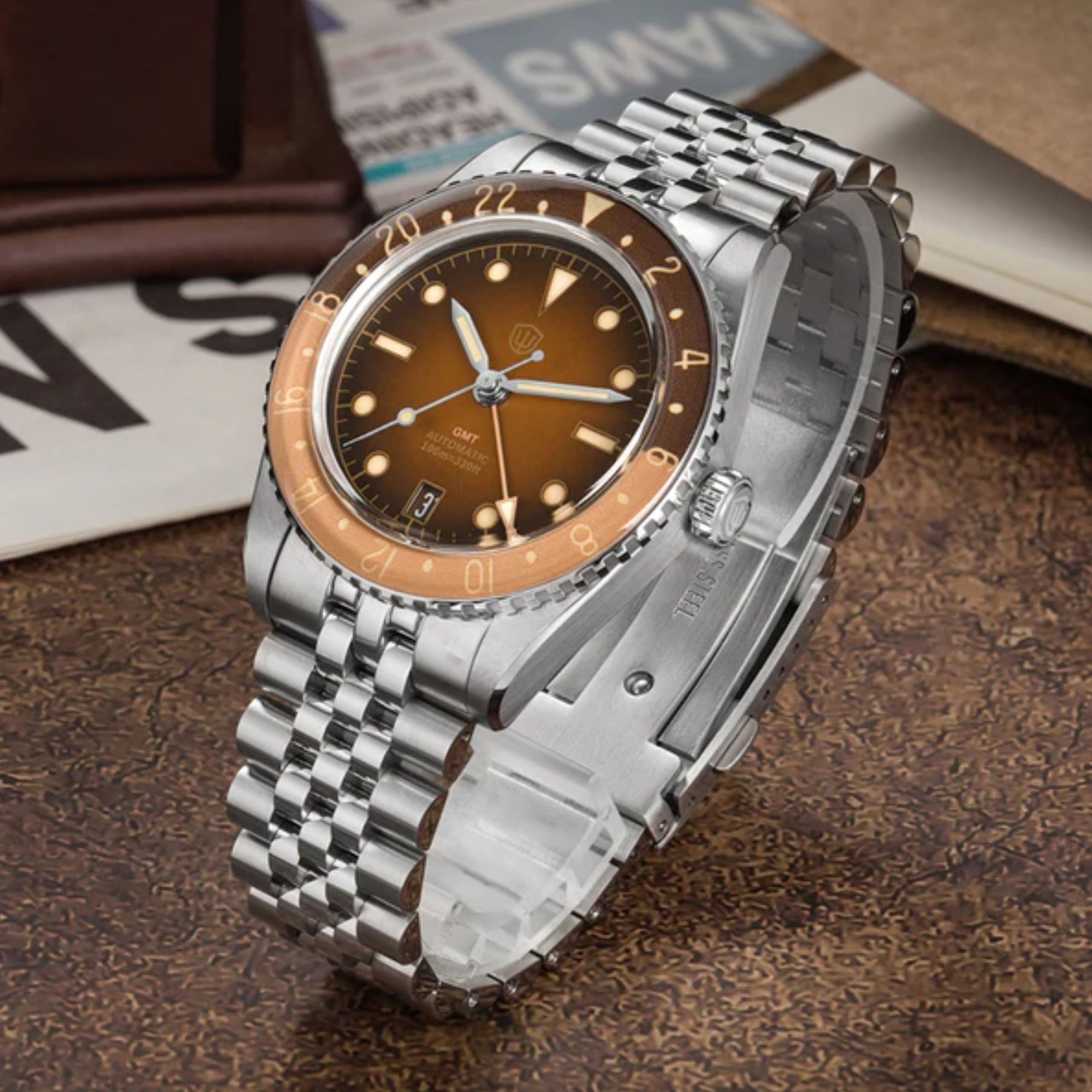 Watchdives WD6542 38mm GMT Men Watch