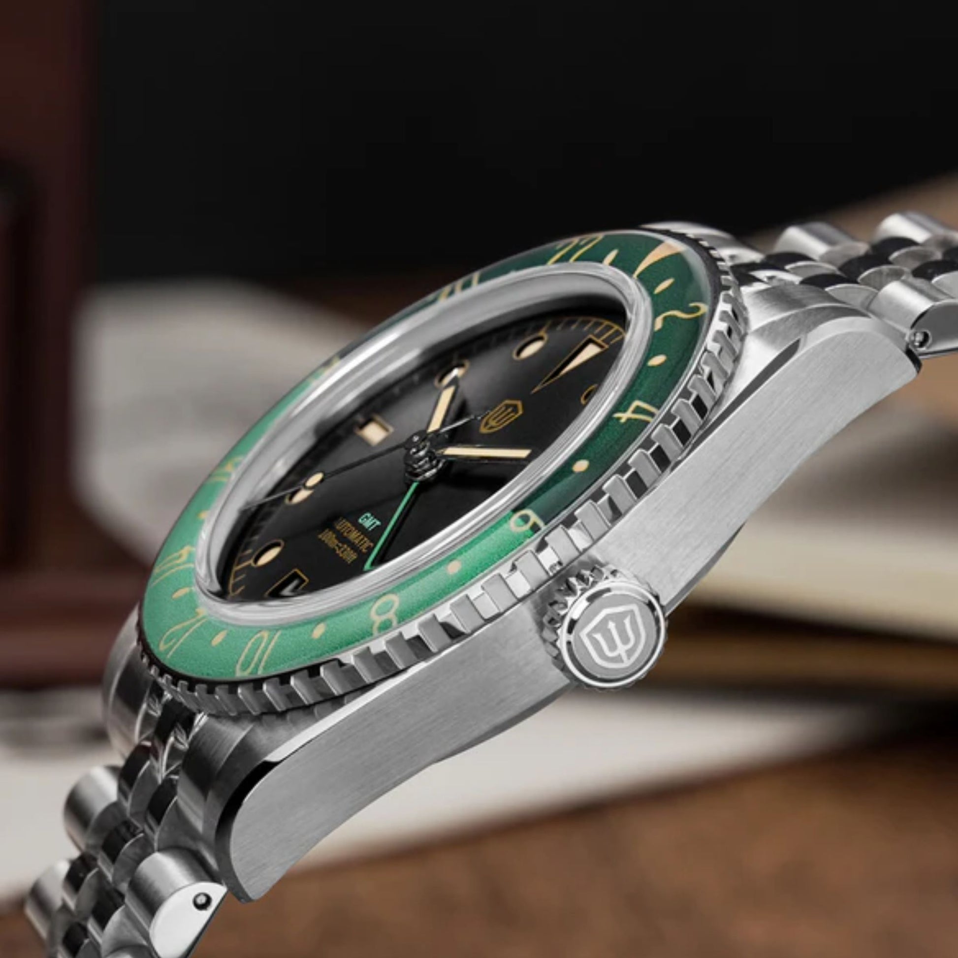 Watchdives WD6542 38mm GMT Men Watch