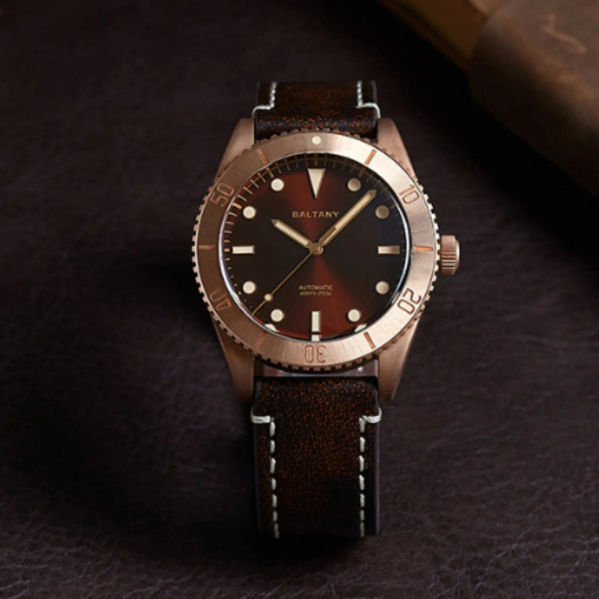 Baltany Burgundy Dial Bronze Diver Retro Watch S3016 – DREAM WATCHES