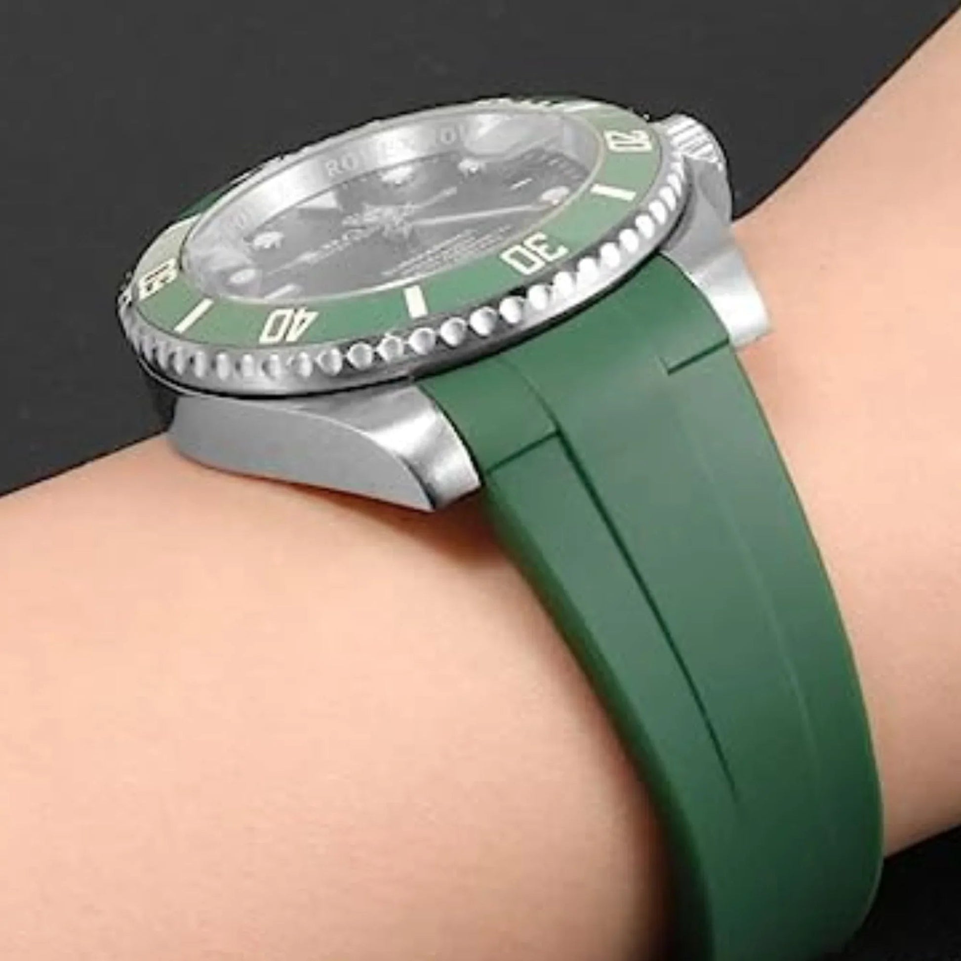 High End Curved FKM Rubber Watch Band - Oyster Style Deployment Clasp: 20 mm -Green - DREAM WATCHES
