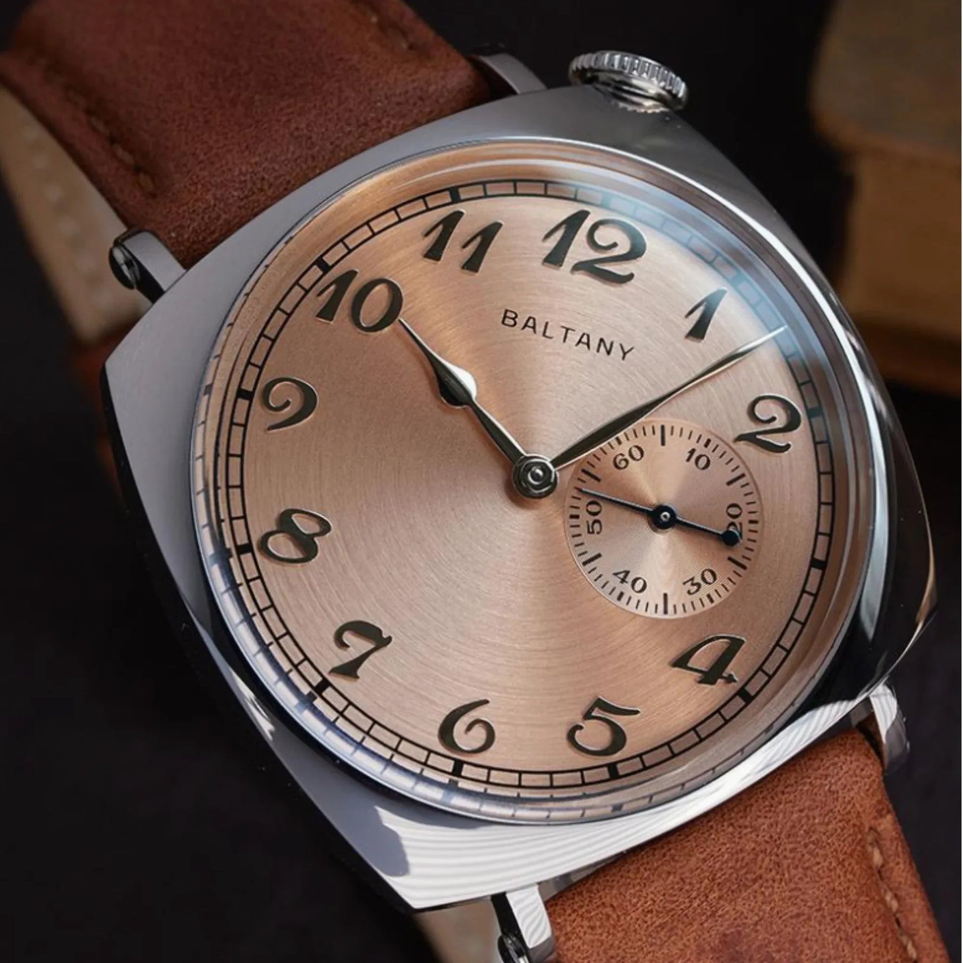 Retro American 1921 Cockeyed Dial Automatic Watch S4046 - Salmon Dial - DREAM WATCHES