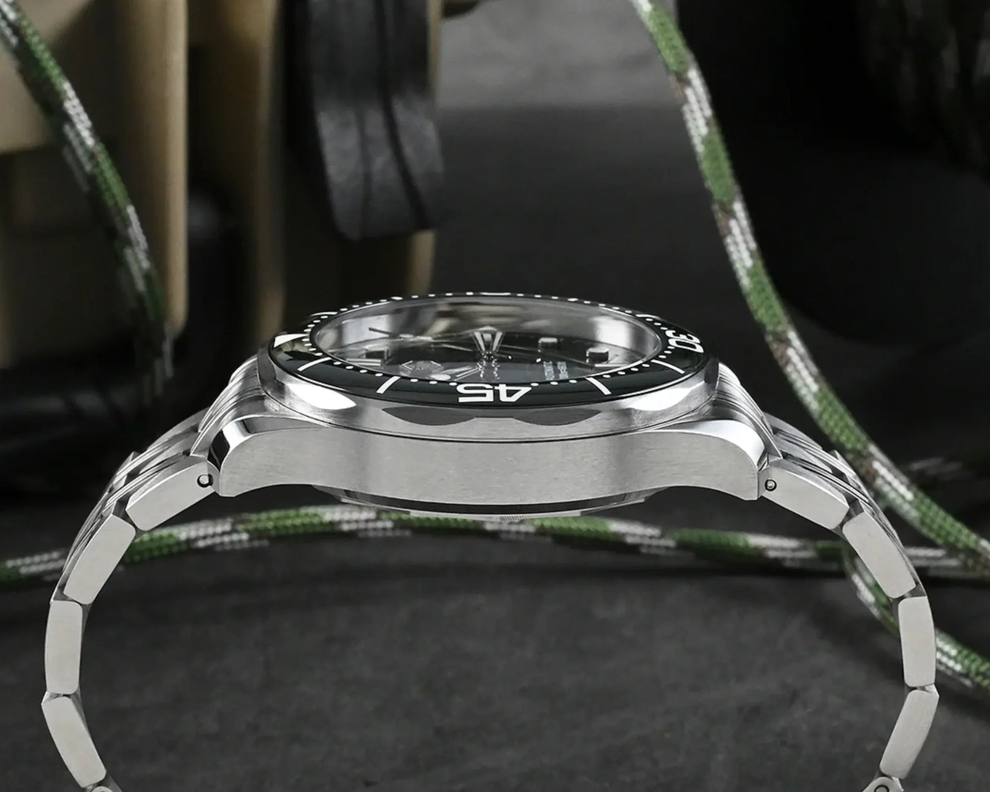 San Martin Sea Ghost Diving Watch SN0088G2 - Green - DREAM WATCHES