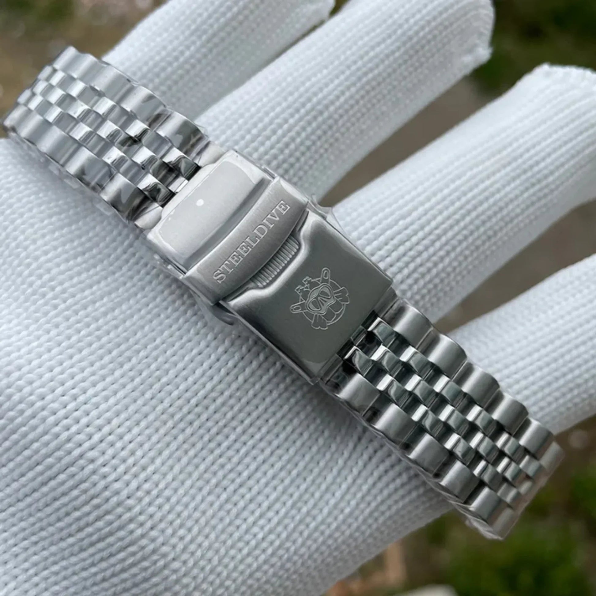 Steeldive SD1934 Vintage Diver Watch - White Dial With Jubilee Bracelet - DREAM WATCHES