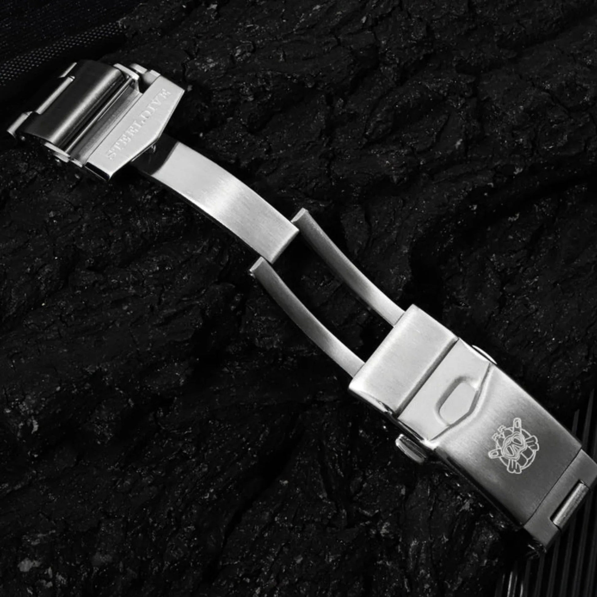 Steeldive SD1970 6105 Turtle Diver Watch V2 - Green With Oyster Bracelet - DREAM WATCHES