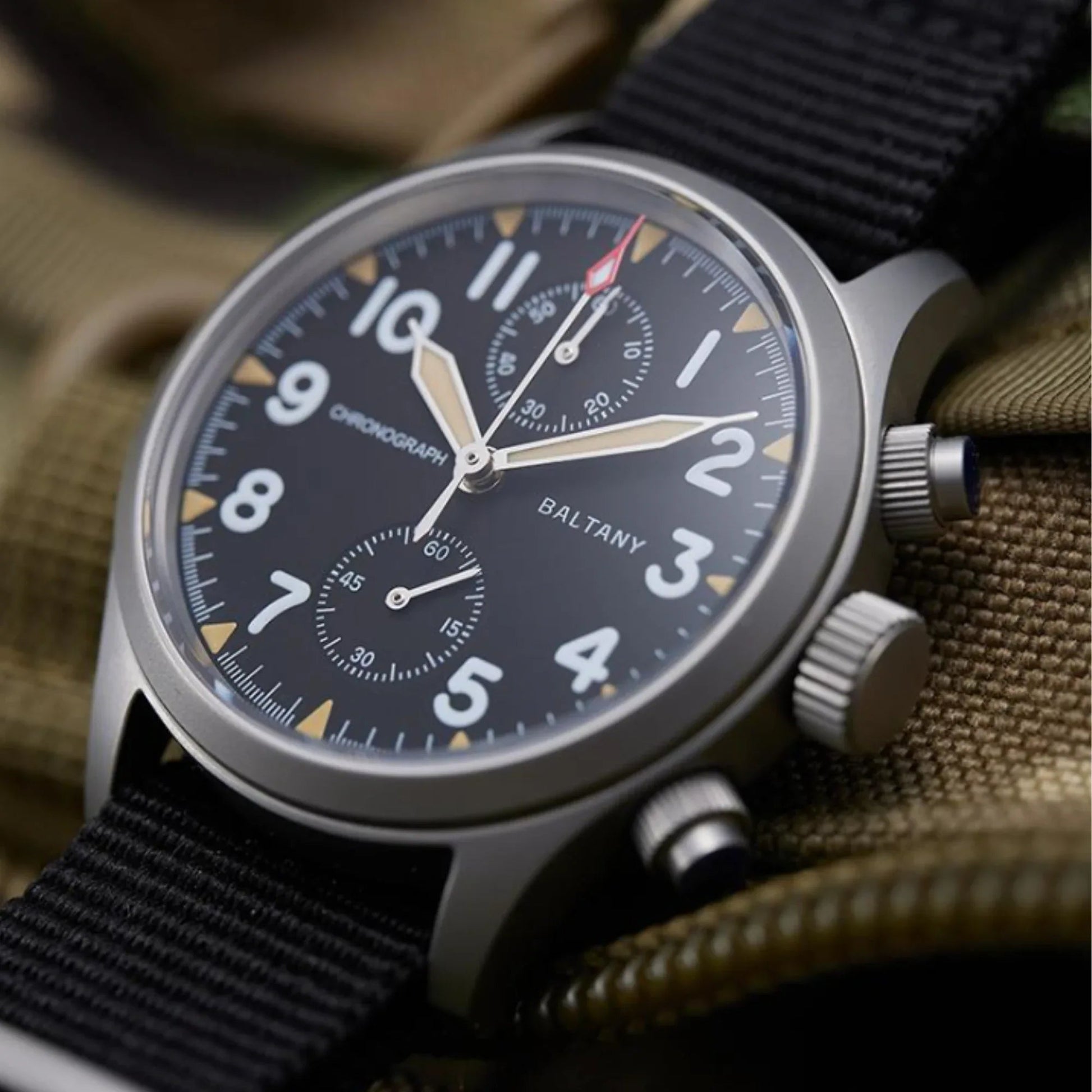 Vintage Military Style Quartz Chronograph Watch S5033 - DREAM WATCHES
